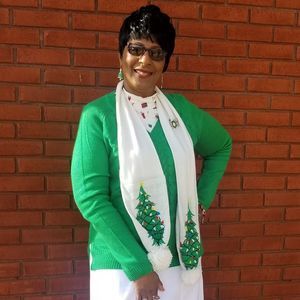 Meet your Posher, Mona